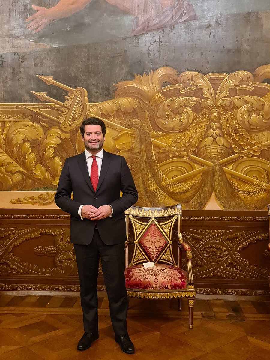 AndreCVentura's tweet photo. O belo Palácio da Ajuda serviu hoje de cenário para a recepção ao Presidente de São Tomé e Principe. Estar ali é estar imerso na História de Portugal. Que bom! https://t.co/y1PJX6U3uN