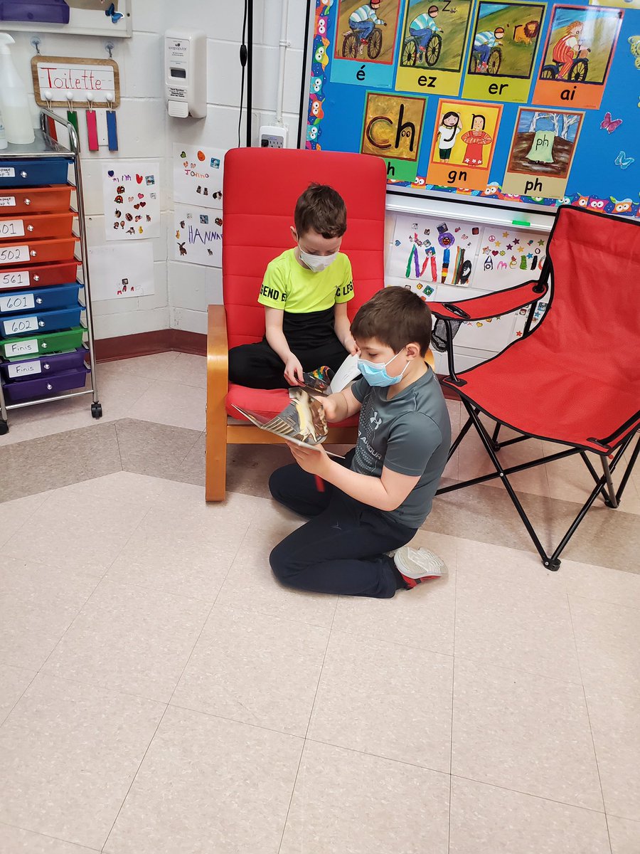 EvergreenLBPSB's tweet photo. Mme. Christine,our resource teacher, is helping our students through partner reading. A beautiful collaboration! #Reading #teacher #resource #readinghelp #partnerread #collaboration @MmeChristineS @alambert03 @LBPSB https://t.co/pJ8dWqsQaj