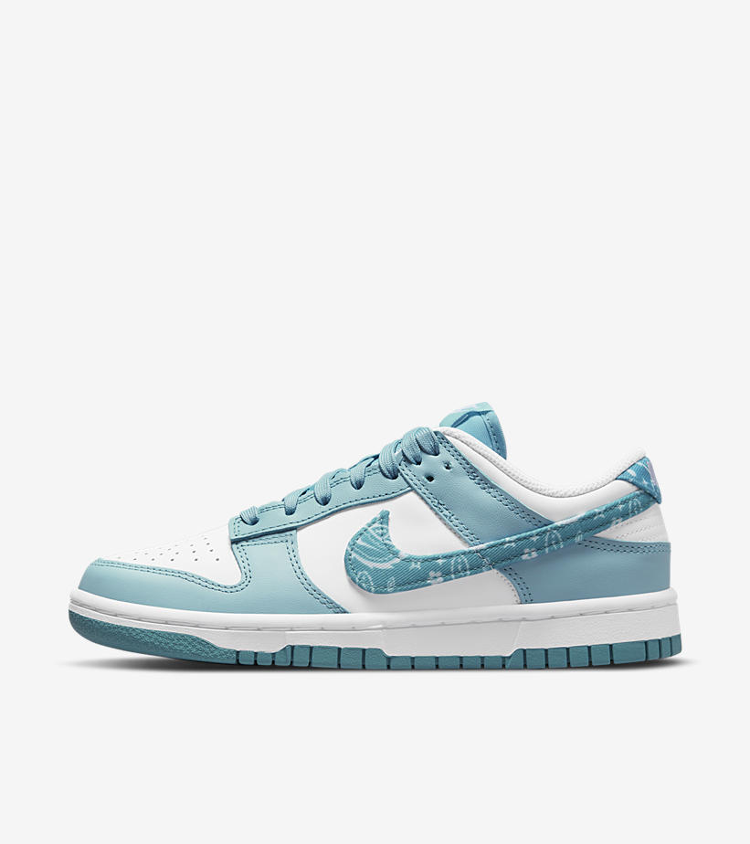 SOLELINKS's tweet photo. Ad: Women's Nike Dunk Low 'Blue Paisley' releases tomorrow (4/6) via Jimmy Jazz at 7am PT/10am ET => https://t.co/Tk1ataD7Xk https://t.co/DB4xZj7CFM