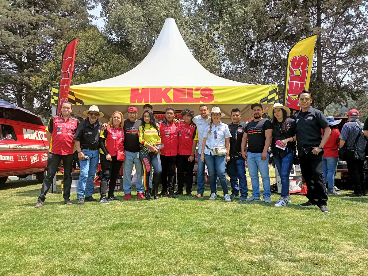 Speedshop_mx's tweet photo. Muy emotiva la entrega de nuestra querida Lupita! 
Hasta nos hizo llorar con la gran historia que nos contó! 

Gracias a nuestros amigos de MIKELS Tools   por ser cómplices en esta entrega.

#falcon61 #mikels  #speedshopmx #zakymx​ #autos https://t.co/d4r3AeBRbb