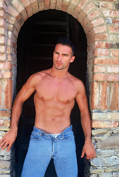 1 pic. Legendary bodies of https://t.co/cwOeERDvdw : MARCO RAMAZZOTTI ???
#lucaskazan #men https://t