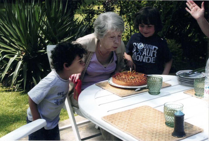 HumansofUCSB's tweet image. 𝐄𝐲𝐚𝐥 𝐖𝐫𝐨𝐛𝐞𝐥
𝐏𝐫𝐞-𝐁𝐢𝐨𝐥𝐨𝐠𝐲 𝐌𝐚𝐣𝐨𝐫/𝟐𝐧𝐝 𝐲𝐞𝐚𝐫

"Ask me where I am from and I would probably tell you that I am French. That I grew up in a city called Lille, two hours away from Paris..."