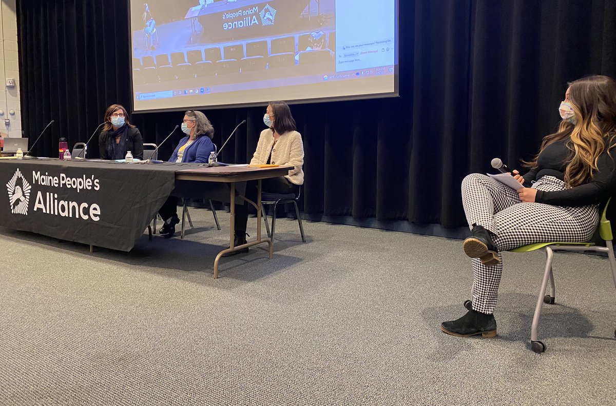 MEstudentaction's tweet photo. Happening now at @USouthernMaine: Panel Discussion on Poverty in our Community led and organized by USM Maine Student Action members. https://t.co/h5sZnmnin9