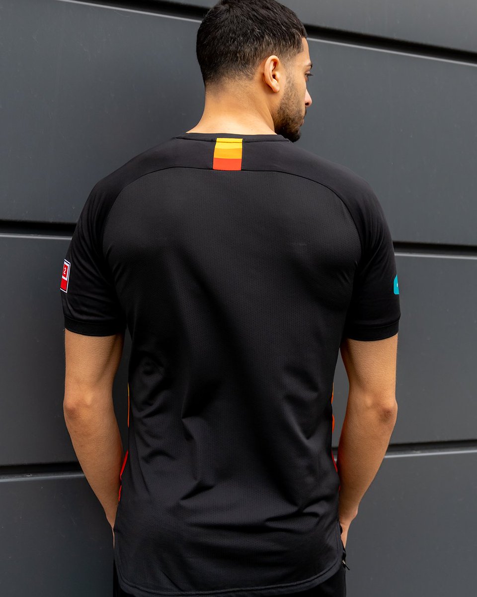 GoBallardFC's tweet photo. 'The Brothers' kit is here! Chosen by you, our supporters, our away kit features a view of the Olympic Mountain peaks known as The Brothers from Ballard with the summer sunset.

Pre-sale is available now at https://t.co/r9vDSl8v29 &amp; delivery is expected for the first week of May. https://t.co/Q2wWeHLSJl