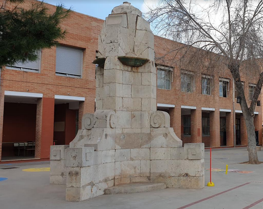 New results from <a href="/AmusingErasmus/">ErasmusAMUSING</a>: We have 3D-scanned a historic fountain located in the courtyard of a school near the #IESConselleria