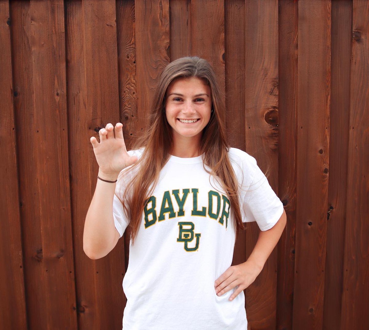 callieconrad17's tweet photo. SO blessed and excited to announce that I have verbally committed to continue my academic career and play D1 soccer at Baylor University! I am so thankful for my family, coaches, and teammates that have supported me every step of the way. SIC’EM BEARS 🐻💛💚⚡️🙌🏼🤎🏟 https://t.co/Lb1Cg0nZDs