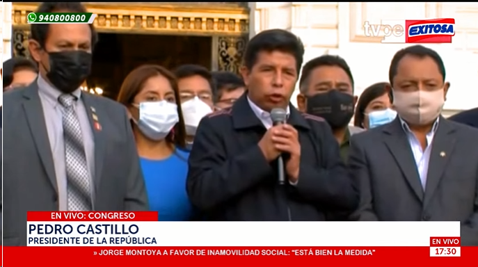 exitosape's tweet photo. 🔵🔴 #AHORA | Presidente Castillo: “Hemos escuchado al Congreso y nos corresponde informar qué estamos haciendo [...] Ahora nos dirigimos al despacho para dejar sin efecto la medida de inamovilidad”  

▶ En vivo: https://t.co/0omNtmFKQk https://t.co/OtyYUDXxmV
