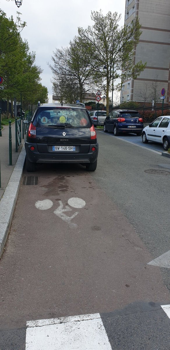 CAbandonnee's tweet photo. Il a fallu choisir : rallonge budgétaire pour les elus #eelv et apparentés ou peinture sur les bandes cyclables de #Colombes ?
Tt le monde a compris où sont les vraies priorités !
#velotaf #velo #hautsdeseine #Colombes
#shamovitcherie #escrolo
#saccageColombes #Colombescrade https://t.co/Zn0eOzdQvR