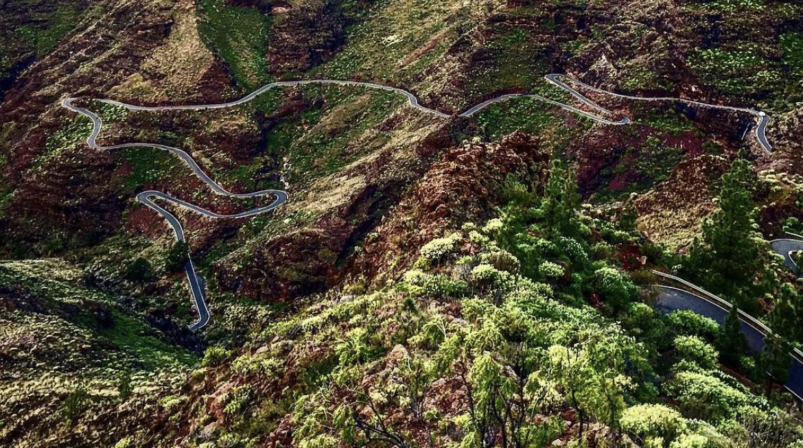 ColclubduVelo's tweet photo. @saddleblaze @RanmoorRuffian @patrickmacinnes @100Climbs @CycleGranCanari For VOTT stay on GC 200 west to San Nicholas rather than take Serenity. After VOTT can come back via Serenity descent. Serenity great for ride to Pico/Summit from Mogan via Ayacata. Serenity an absolute beauty tho! Below Serenity climb sections before the long switchbacks👌🏻👍🏻 https://t.co/0FMit69GYn