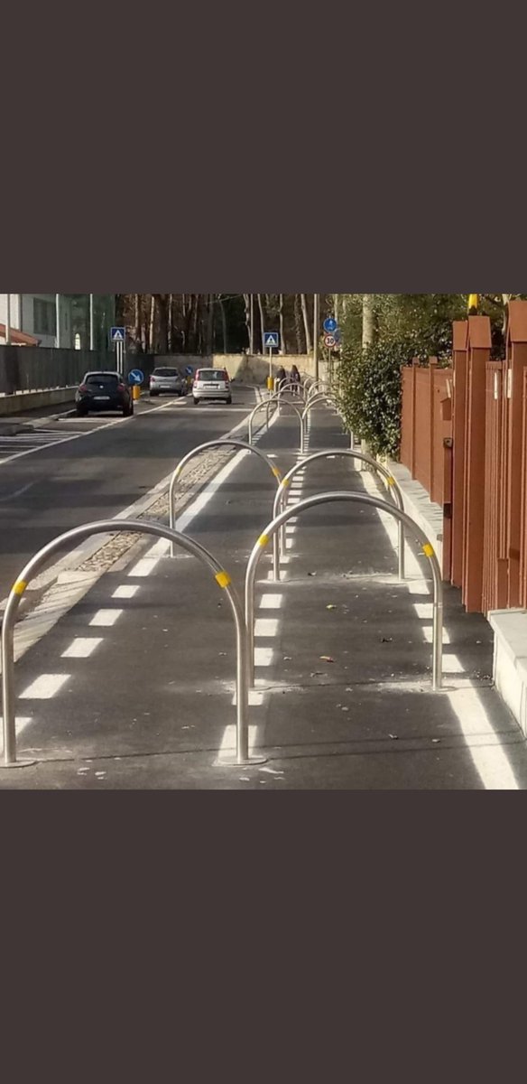 CAbandonnee's tweet photo. Breaking niouzes : les nouvelles pistes cyclables arrivent à #Colombes
Et les arceaux aussi !
Youpi !
Voici la 1e photo des installations !
#velotaf #velo #hautsdeseine #Colombes
#shamovitcherie #escrolo
#saccageColombes #Colombescrade https://t.co/aMagFeJFQe