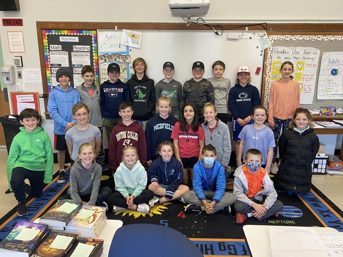 Ms_Johnsonrm20's tweet photo. Another awesome class picture! https://t.co/QIQqmcvzSZ