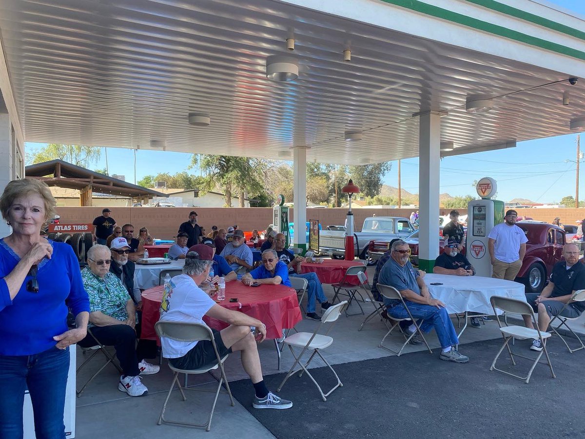 SanTanrepairs's tweet photo. Thank you everyone who came out to our show and shine! What a great turn out! We look forward to another great show in October.👍 https://t.co/9wbYvTjX2G