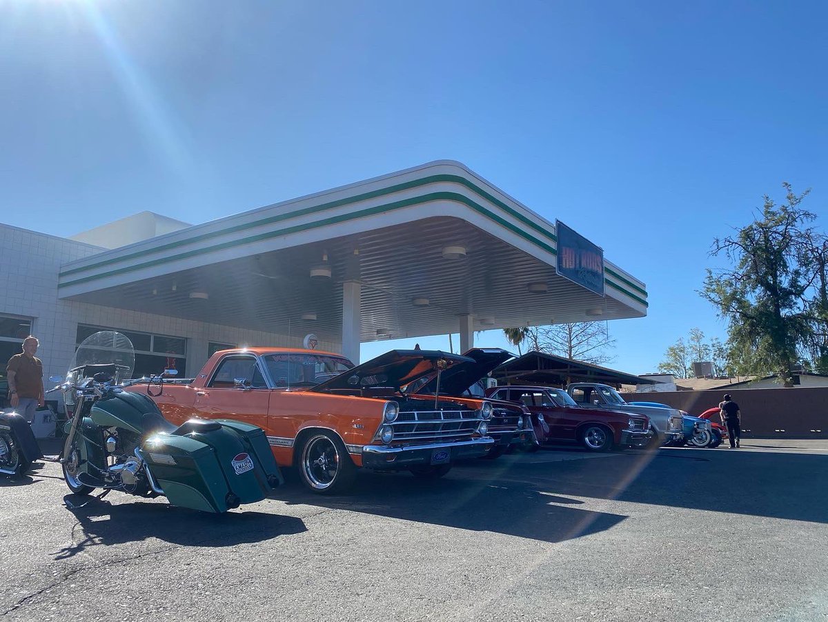 Thank you everyone who came out to our show and shine! What a great turn out! We look forward to another great show in October.👍