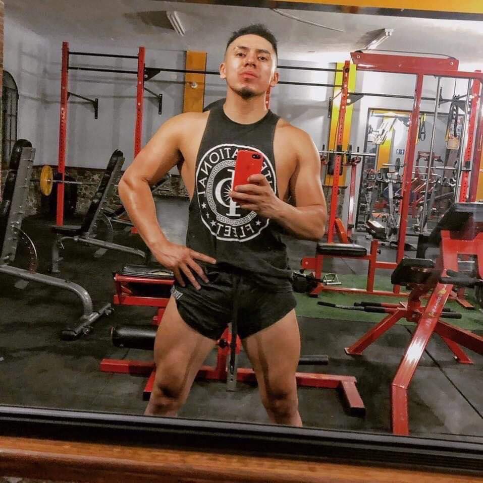 HeterosGT2022's tweet photo. Empezamos....
Pack de este rico coach de gym de Chimaltenango...
Like y Rt para ver pack completo, también hay video 🔥 https://t.co/Dlkq8SXlSw