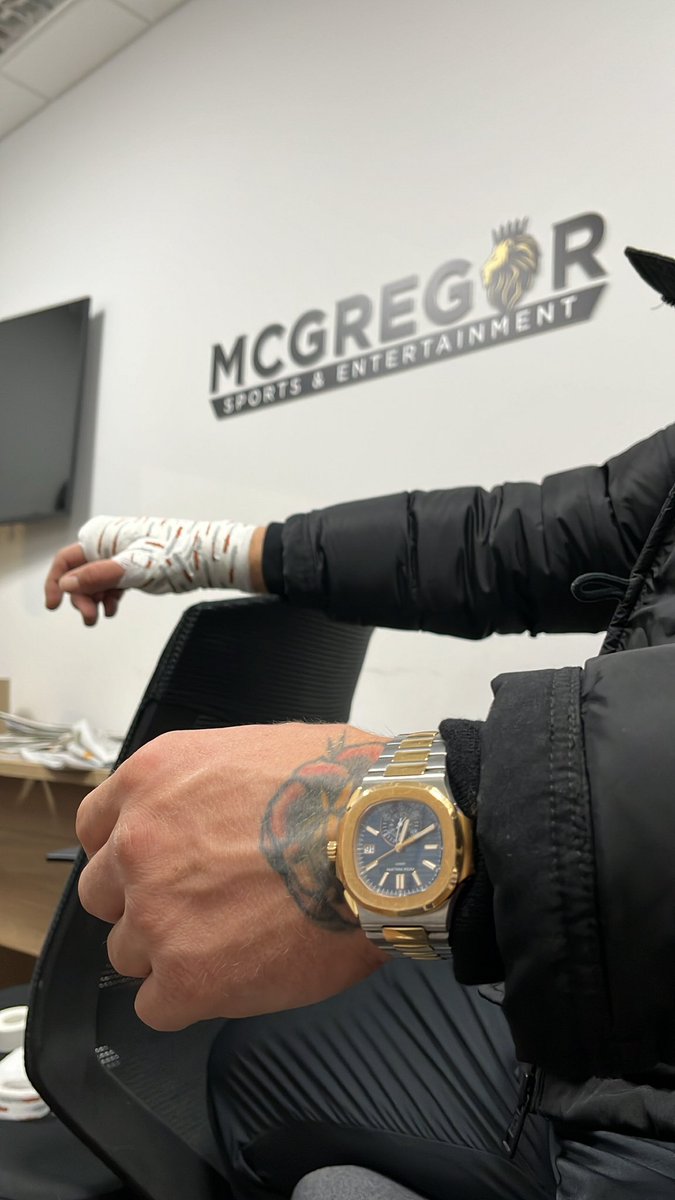 TheNotoriousMMA's tweet photo. https://t.co/BjPODgU0KE