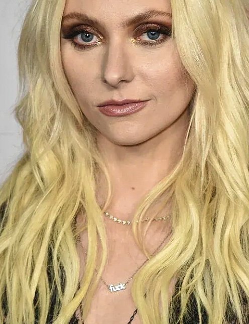 bestoftpr's tweet photo. Taylor Momsen wearing this 'f#ck necklace' by Bing Bang NYC 

- available on https://t.co/U01y81xJIZ for $110.00 https://t.co/kh8iMhkmT0