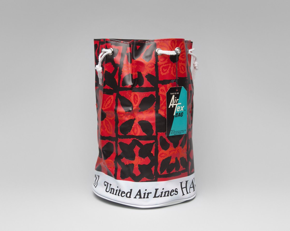 SFOMuseum's tweet photo. In the mid-1950s, foreseeing a great potential market, luggage manufacturers secured rights to produce airline-branded bags in large numbers. https://t.co/lxrTAH6zQF
#flightbags #airlinebags #avgeek https://t.co/BtnPxLDMlh
