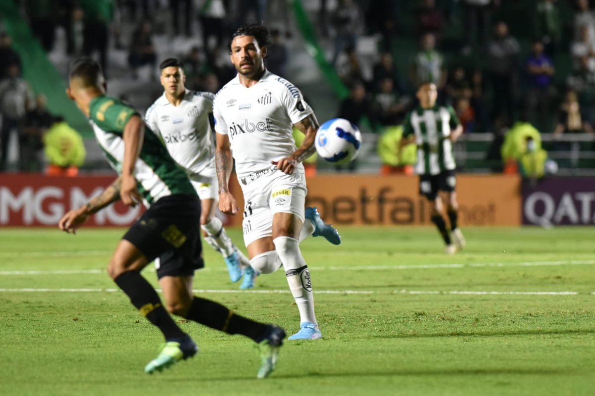 Banfield Beat Santos