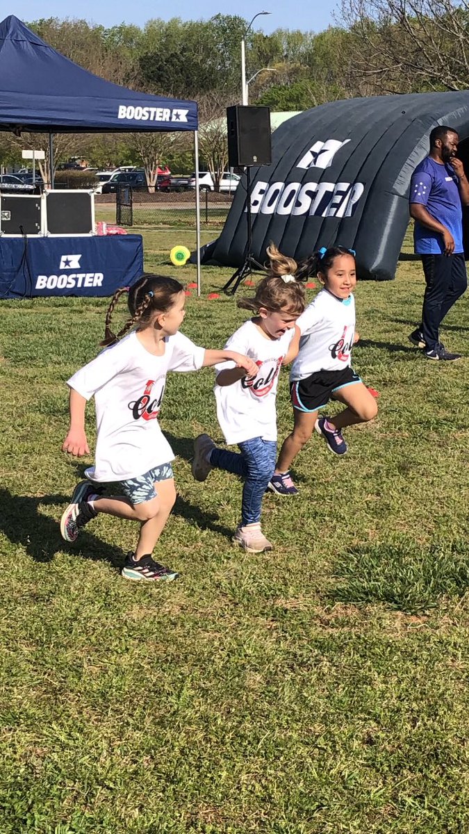 SpinasStars's tweet photo. Fun Run 2022 was a success! @MiddleCreekES https://t.co/LV2bEIKaKn