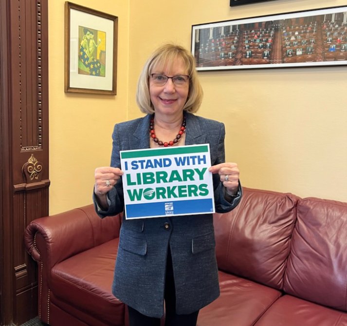 RobynGabel's tweet photo. #LoveLibraryWorkers #LibraryWorkersRock https://t.co/AnnshsDahi