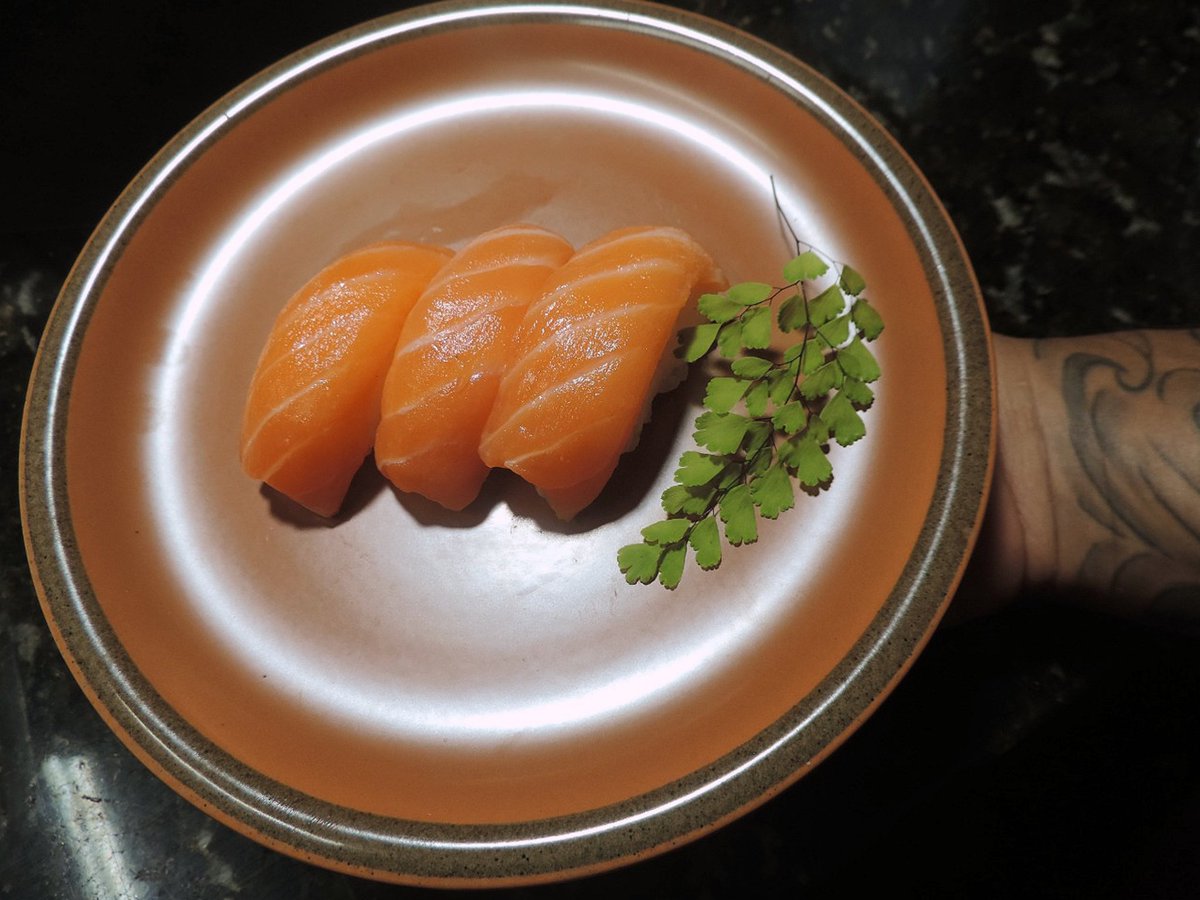 uailelele's tweet photo. oioi pessoas de contagem y região 
o @rashsushi é um restaurante japonês que tem as peças fresquinhas, tudo feito na hora, peixe fresco que o @andrem_deko mesmo limpa com todo cuidado!
QUEM AMA UM JAPA EU GARANTO QUE NAO DECEPCIONA
✨ ajudem os independentes ✨ https://t.co/Y6PGfyi8db