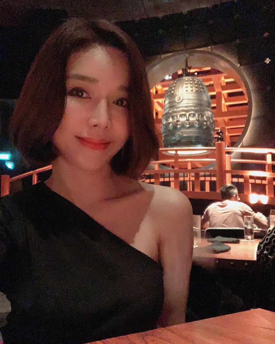 ChuanfangJ's tweet photo. I'm a smiley, positive girl.😀😄 https://t.co/gKwAfQryql