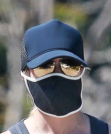 Random guy: Hi gorgeous let&rsquo;s talk Me: Hi :)  Do you have a face pic?  I&rsquo;d like to know who I&rsquo;m talking<a href="/tag/newprofilepic"class="tags"><span>#newprofilepic</span></a>