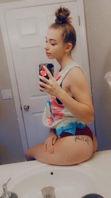 Listen..I&rsquo;ll use my nails to carve my name in your back 😋😋😍😍😘😘 https://t.co/4w0R6wKia2<a href="/tag/newprofilepic"class="tags"><span>#newprofilepic</span></a>