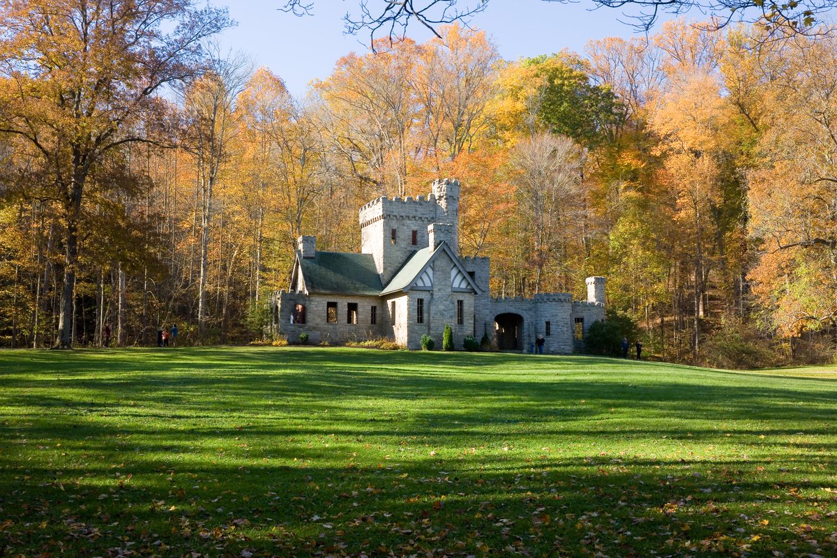 RonClausPhoto's tweet photo. Squier's Castle last Fall #Cleveland #ThisIsCLE #ClevelandRocks #castle https://t.co/XxO3p6ezeM