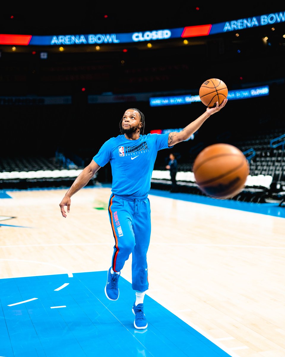 okcthunder's tweet photo. new guys ⚡️ https://t.co/6hdV3IFhH1