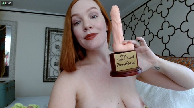 We've got a new monthly award on display! I'll have this thing looking prettier tomorrow online. https://t<a href="/tag/letsplay"class="tags"><span>#letsplay</span></a><a href="/tag/vr"class="tags"><span>#vr</span></a><a href="/tag/halflifealyx"class="tags"><span>#halflifealyx</span></a>