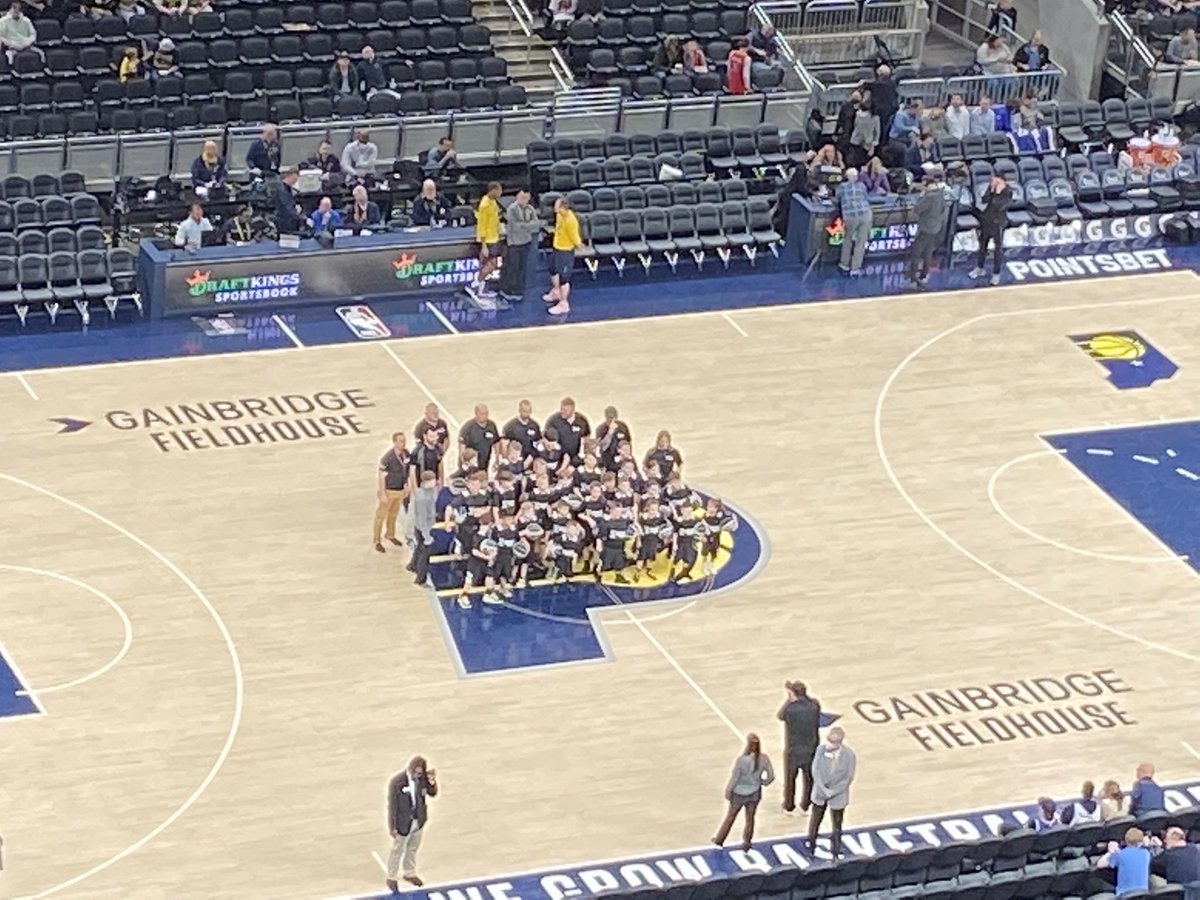 606PLUS's tweet photo. XTeam at the pacers vs sixers game! #pacersgamenight https://t.co/IyaBSQojrq