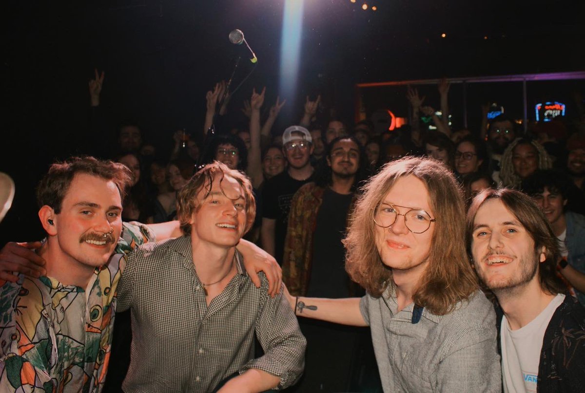 kidcomputerband's tweet image. totally tickled. there is no feeling like playing @TheRinoKC with our best friends and family. thank you so so so much for a magnificent 𝐂𝐚𝐟𝐞 𝐕𝐞𝐫𝐭𝐢𝐜𝐚𝐥 𝐆𝐚𝐫𝐝𝐞𝐧 celebration 🥰⁣⁣⁣
⁣⁣⁣
Alton, IL • Fri. April 8⁣⁣⁣
Chicago, IL • Sat. April 9⁣⁣