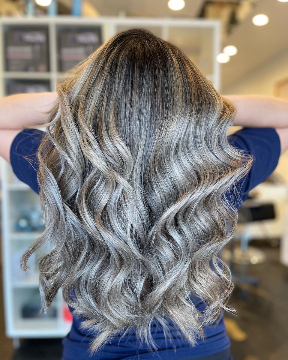 kassabellaa's tweet photo. For my denver girlies~ I’m a hairstylist i specialize in Color, balayage, highlights, Tape extensions, & woman’s cuts, i’m accepting new clients🤍I’d love to meet you and achieve your hair goals! My hair instagram is @ https://t.co/pkUXJOqQbl Dm me to get you booked🤍 #denverhair https://t.co/SoX6bACsDe