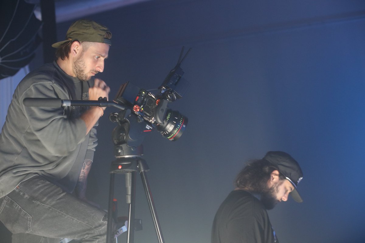 clockworkmedia's tweet photo. New year, new projects! We are in the process of finishing our latest project with @GenesisUSA, but we can’t share it with the public yet. For now, enjoy these Behind-the-Scenes photos featuring our hardworking film crew.

#clockworkmedia #film #videoproduction #genesis #digital https://t.co/gh1HyKVEv5