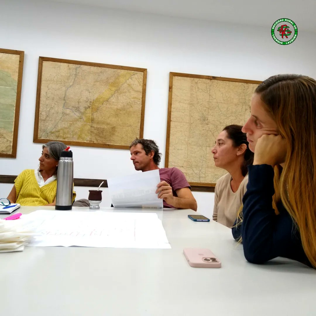 laruraltl's tweet photo. Reunión de Equipo 🙌🏼💬
#SRTL #RuralTrenque #EquipoSRTL https://t.co/wEW8VB7siq