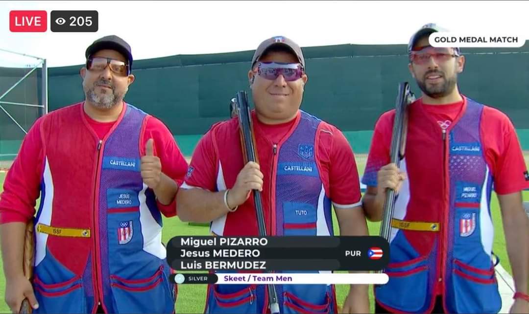 ComiteOlimpico's tweet photo. ¡¡¡CELÉBRALO BORICUA!!!

Histórica medalla de plata🥈 para nuestro equipo de “Skeet” en el Mundial celebrado en Lima, Perú.
 
Miguel Pizzaro, Jesús Medero y Luis “Tuto” Bermúdez, son el primer equipo de “Skeet” Internacional en obtener este gran logro para Puerto Rico. https://t.co/T6HycWrAc4