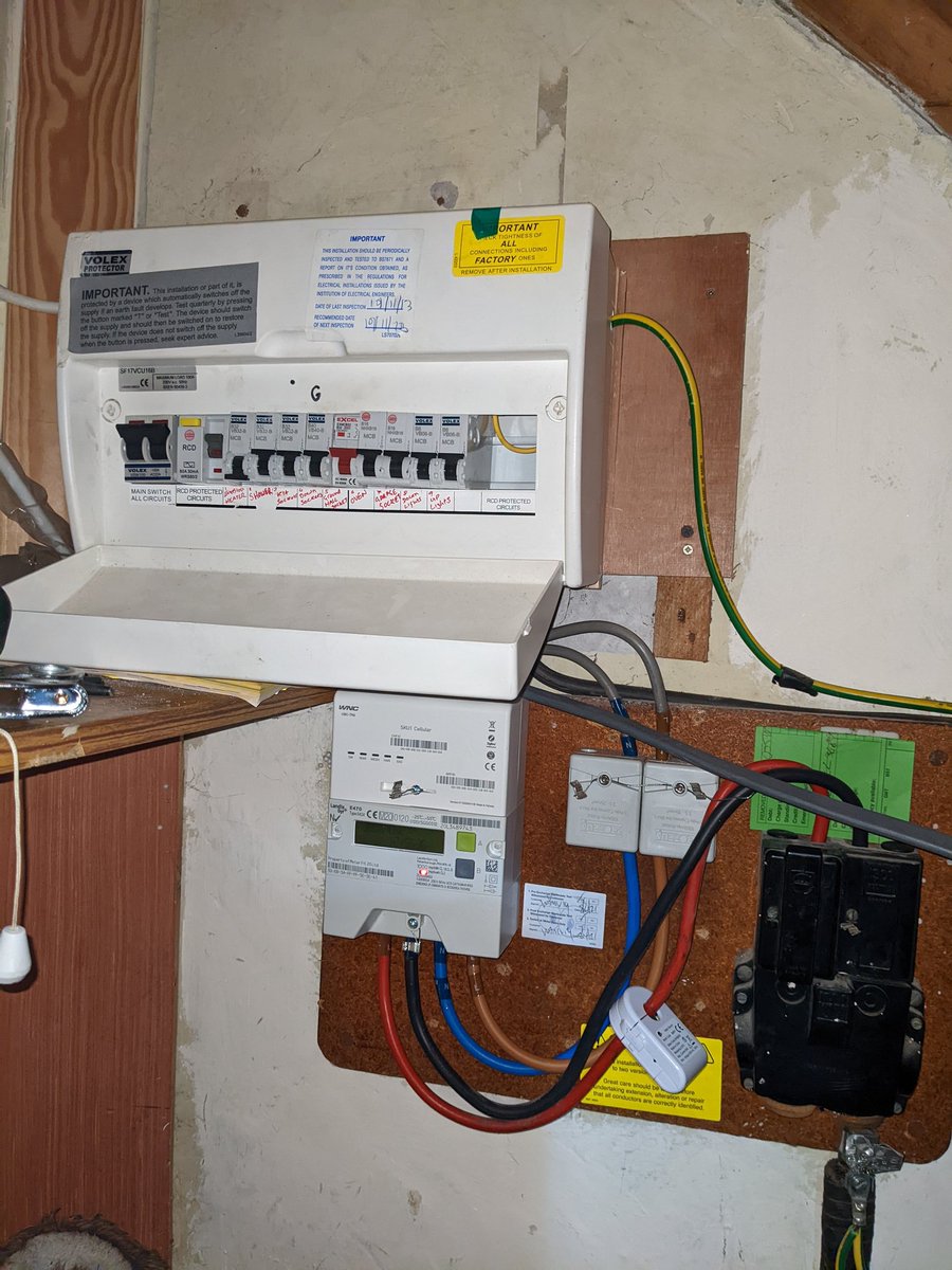 cskelectrical's tweet image. Fuse board consumer unit replacement &amp;amp; EICR inspection near Crawley by an electrician from CSK Electrical