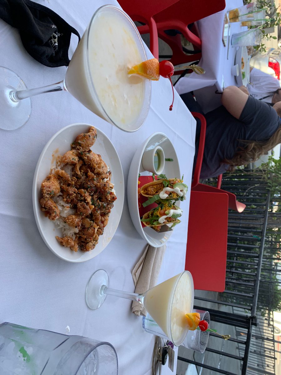 leftcali4texas's tweet photo. @MalibuRumUS with my daughter in Palm Springs right now enjoying Malibu Rum Pineapple Coconut Martinis. 🤗 💗 https://t.co/lXfu1UvqXD