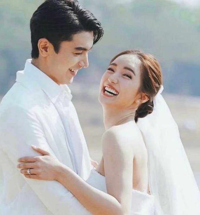 pbnuttor's tweet photo. Morning Ponbua
คำเตือน อยากแรง อยากแพงในใจเรา
ไม่ต้องเอาปากกามาวง แค่ส่งใจมาร���วๆตลอดเว ที่คิดถึง คำแนะนำนี้ไม่มีเจตนาอื่นใด ใช้ใจและจิตวิญญาณในการสื่อถึงกันเท่านั้น เข้าใจตรงกันนะ😉❤
#ponbua #ภณบัว
#pon_nawasch #ภณณวัสน์ 
#buanalinthip #บัวนลินทิพย์ 
#thebestcouple https://t.co/sskOloHtWG