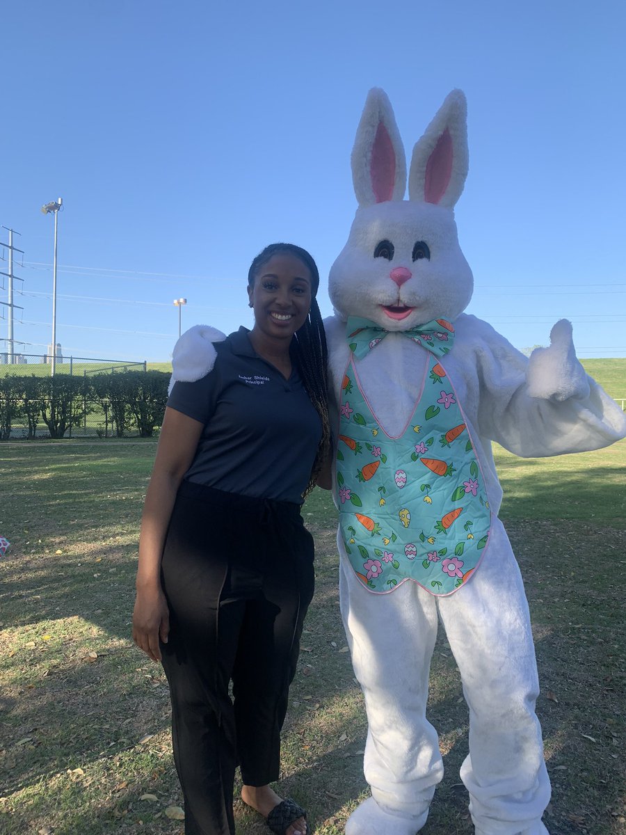 HARLLEEDISD's tweet photo. Out recruiting future Hawk families at Eloise Lundy’s Egg-travaganza! 🐰It was great seeing some of our Hawks! #prekdallas #earlychildhood https://t.co/IyfWIR8mm0