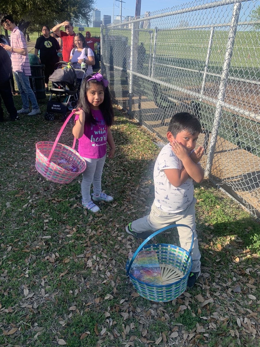 HARLLEEDISD's tweet photo. Out recruiting future Hawk families at Eloise Lundy’s Egg-travaganza! 🐰It was great seeing some of our Hawks! #prekdallas #earlychildhood https://t.co/IyfWIR8mm0