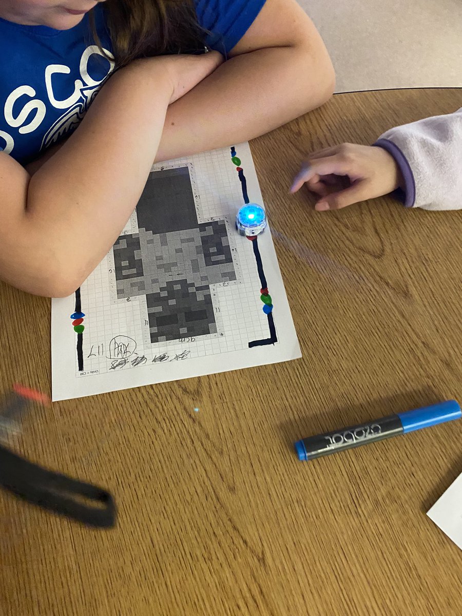 MrsWheelerFCPS's tweet photo. Learning about perimeter is better when it includes Minecraft AND Ozobots!!! #fcpsvanguard #simplyaccelerating #NOBARRIERS https://t.co/pb7eUSc0KU