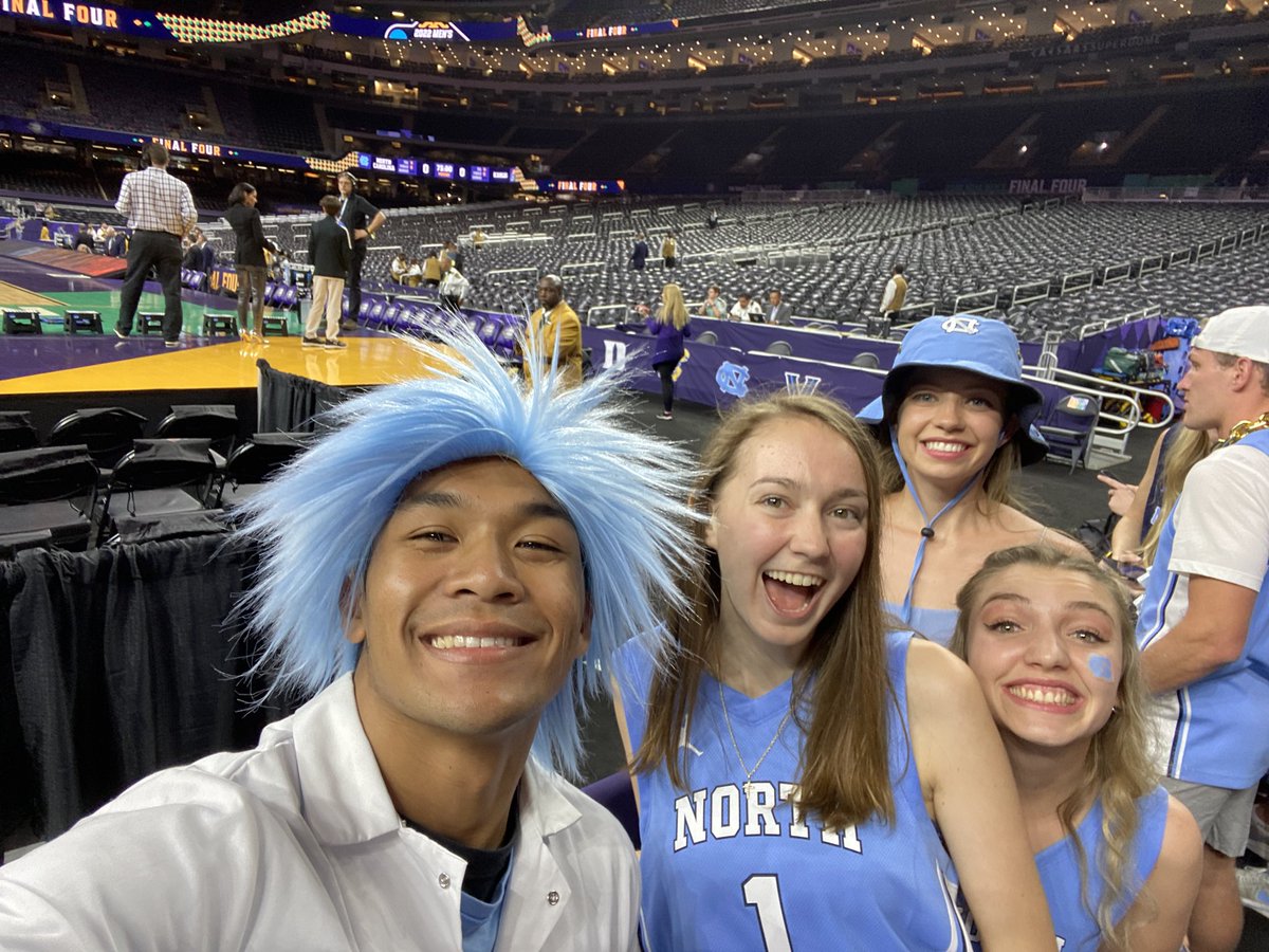 MightyMito1920's tweet photo. #UNCSelfie https://t.co/covZ4dcS2b