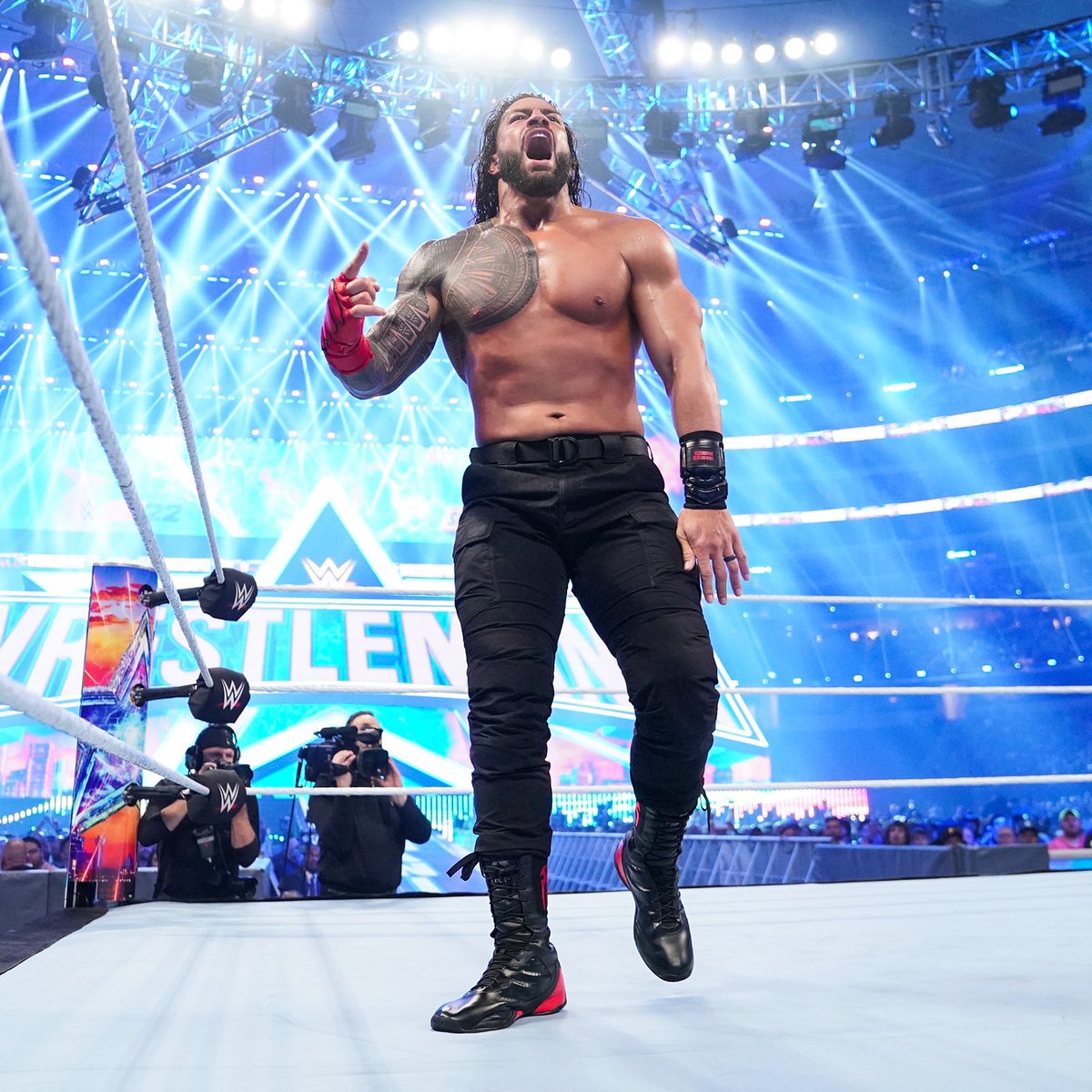 OGBloodline_'s tweet image. Undisputed Wwe Universal Champion All The Time Acknowledge Him ☝️