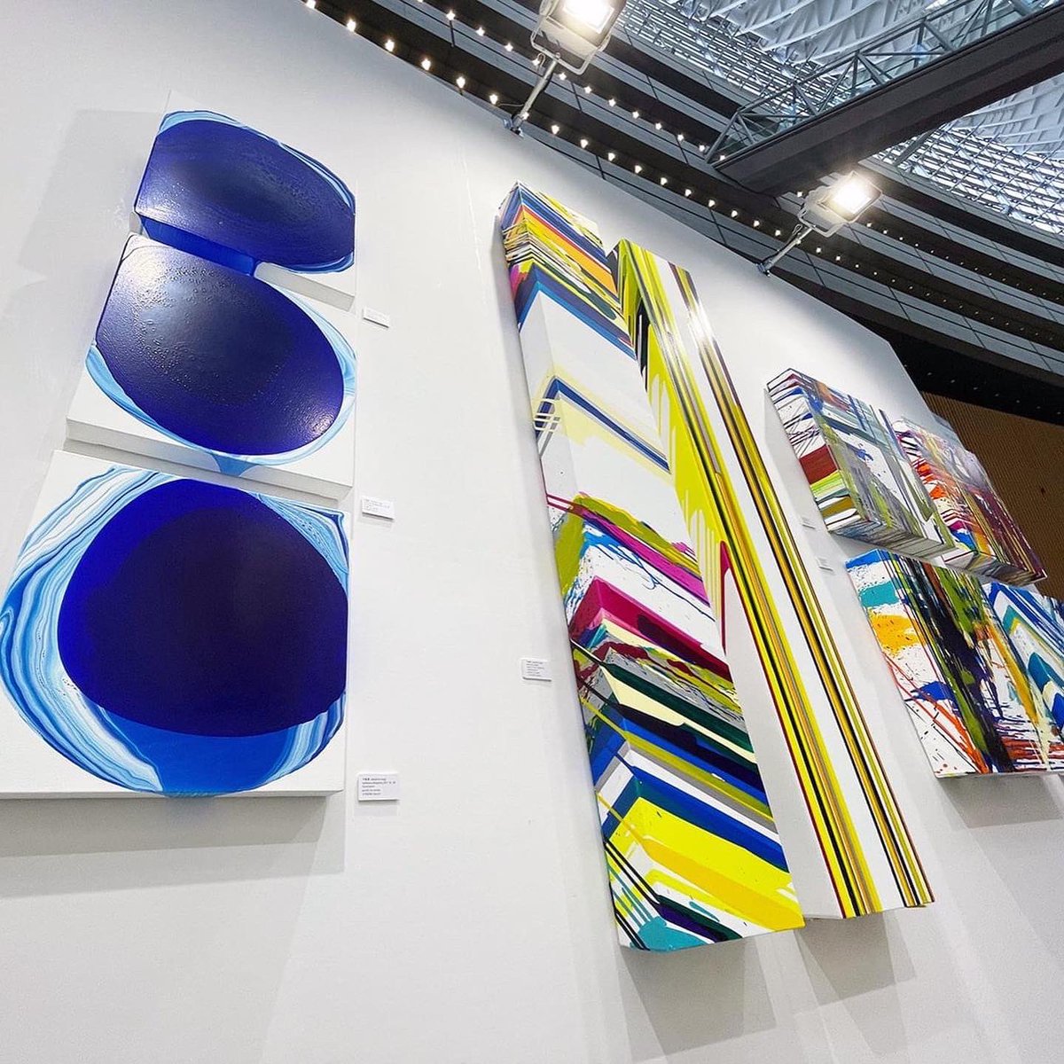 mugimugi78's tweet photo. [Archive/Art fair]
「アートフェア東京2022」
2022/03
東京国際フォーラムホール
https://t.co/0K1I205Udn
Gallery OUT of PLACEより

#multi_LD
#painting_theater_multi_LD
2020-21
180×30×10cm
60x60x10cm
acrylic on canvas

#luminousdropping
2021
41×41×5cm
acrylic on canvas

#中島麦 https://t.co/DsJoKjazXw