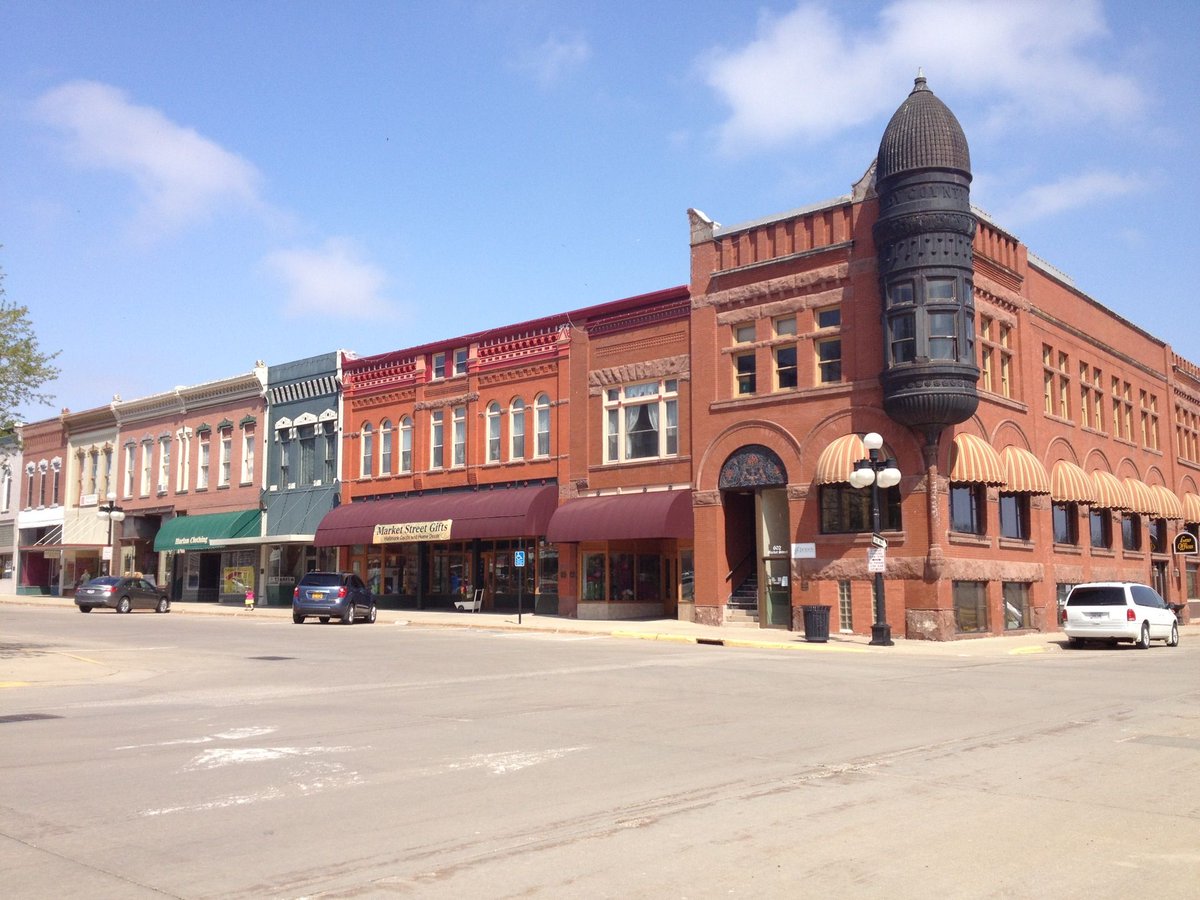 Looking for some help! 

Is there anyone who would be interested in picking up a 400 lb pellet mill die in Harlan, Iowa on Friday morning and driving it up to Humboldt, SK for Monday.

We pay $200 day (negotiable), hotels, meals, and $0.55/km.

#agtwitter #plant22
