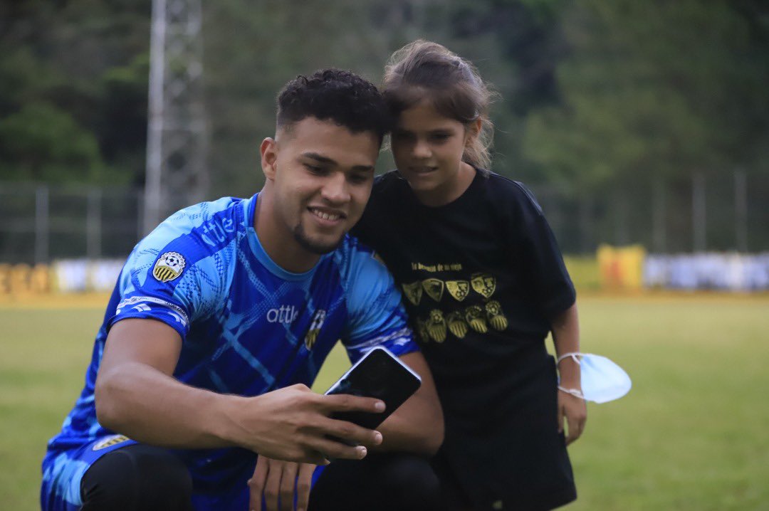 DvoTachira's tweet photo. 💛🖤 ¡Vamos, equipo! 💛🖤 https://t.co/oTtZyiPBty