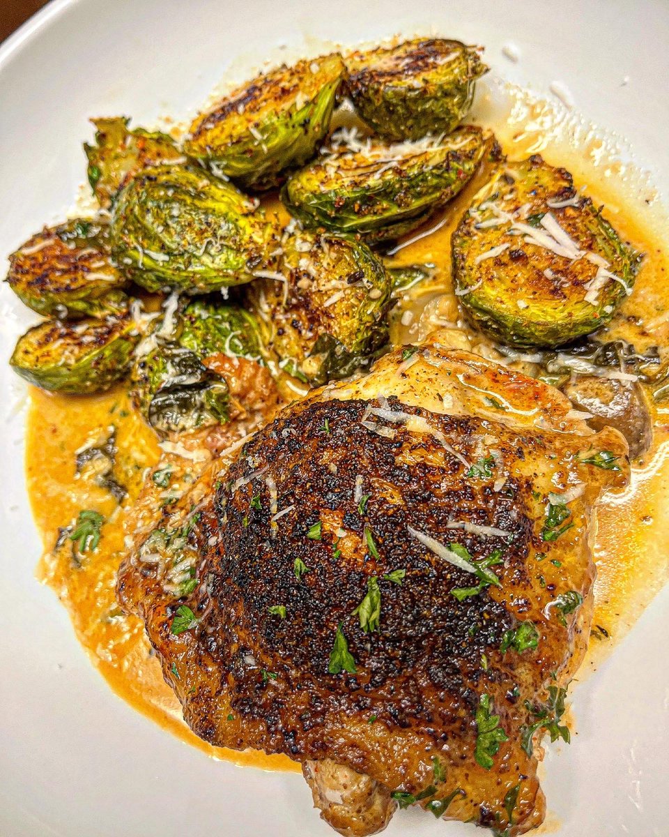 cooks_bee's tweet photo. We’ll call this creamy mushroom/lemon chicken thighs with roasted parmesan brussels sprouts. 

Ill try taco Tuesday next week. LOL

#BeeCooks
#EatWell https://t.co/LpNG1P02ln