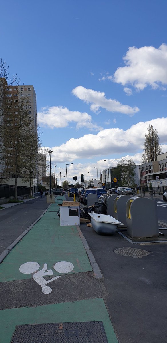 CAbandonnee's tweet photo. Fermeture de la #piscine municipale fin avril 2022, il vous reste 3 alternatives pour l'été prochain
- la Seine
- la baignoire
- la bassine
#hautsdeseine 
#shamovitcherie #escrolo
#saccageColombes  #Colombescrade #stopcrade https://t.co/HBzOYiMla0
